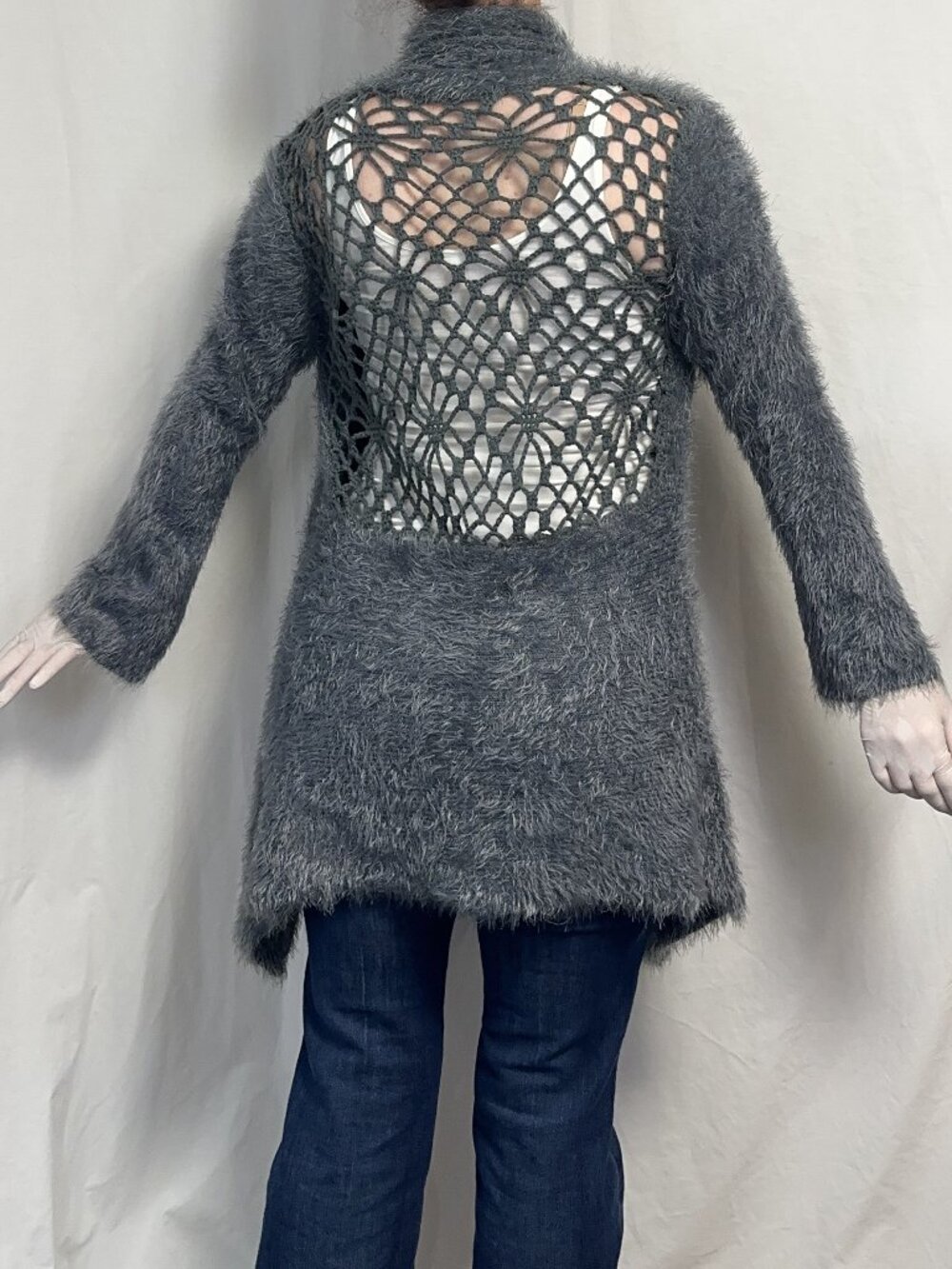 ESCIÔ Grey Open Front Fuzzy Eyelash Knit Crochet Back Cardigan Size Large